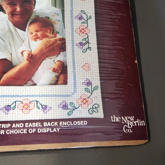 New Berlin Picture That‎ Floral Photo Frame Cross Stitch Kit Magnetic Easel 2169 - Picture 4 of 9